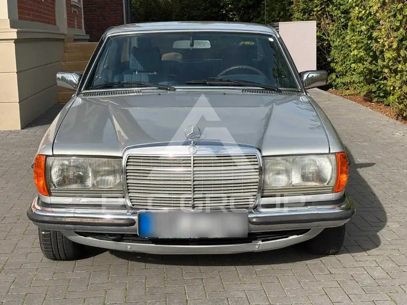 1979 Mercedes Benz 240