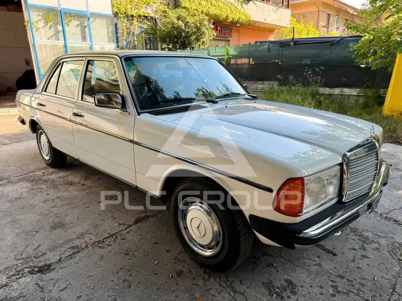 1979 Mercedes Benz 200