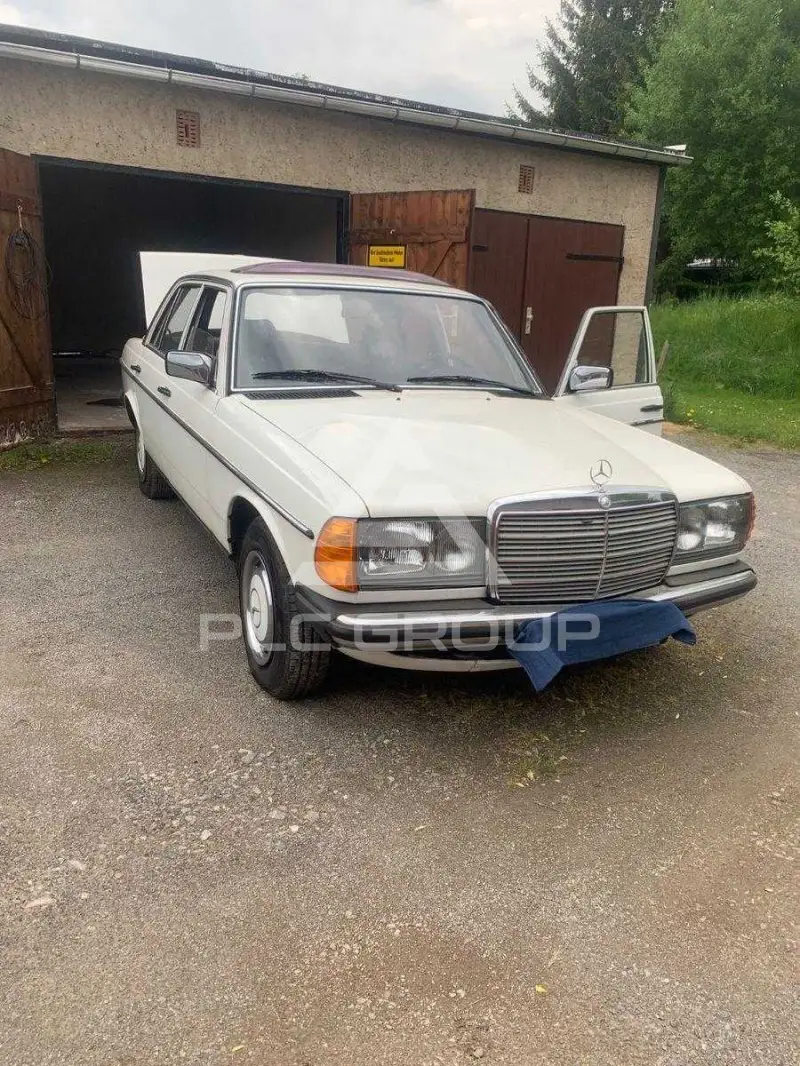 1981 Mercedes Benz 230