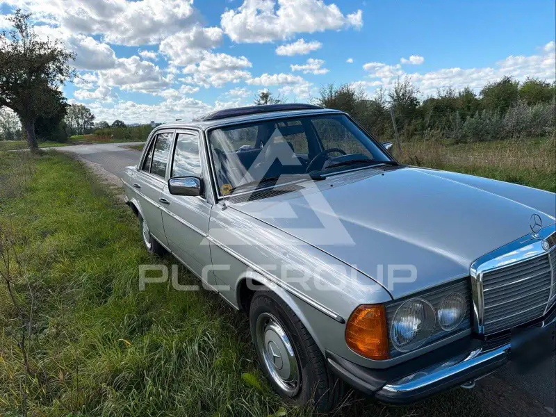 1982 Mercedes Benz 240