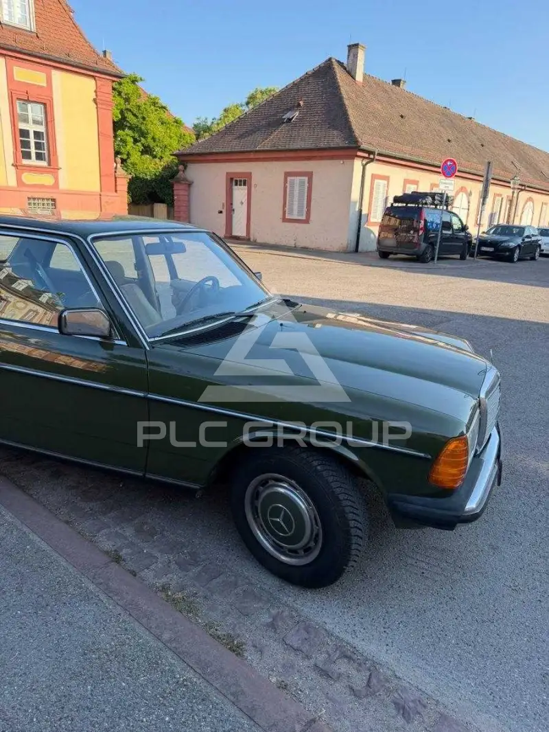1982 Mercedes Benz 200