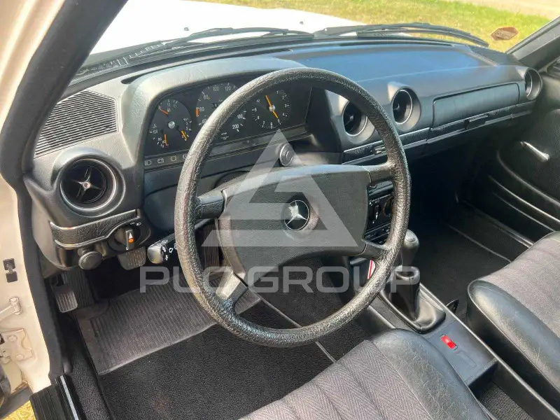 1982 Mercedes Benz 200