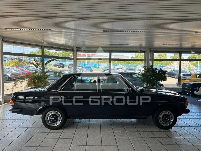 1982 Mercedes Benz 200