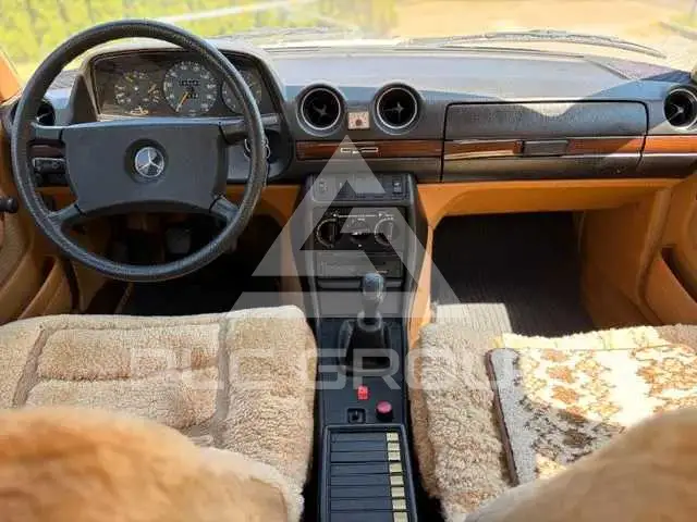 1983 Mercedes Benz 200