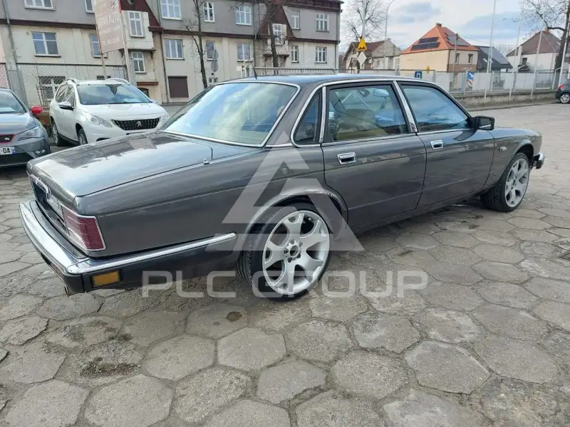 1987 Jaguar XJ