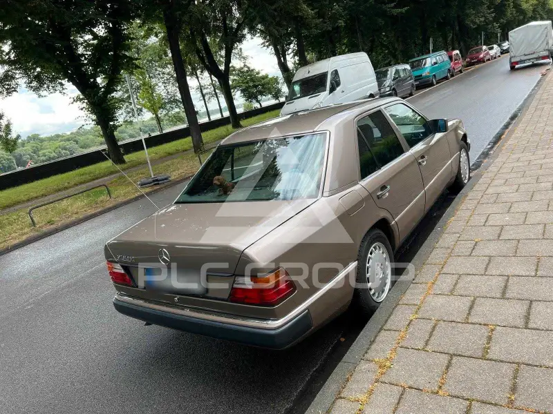 1989 Mercedes Benz E-Class