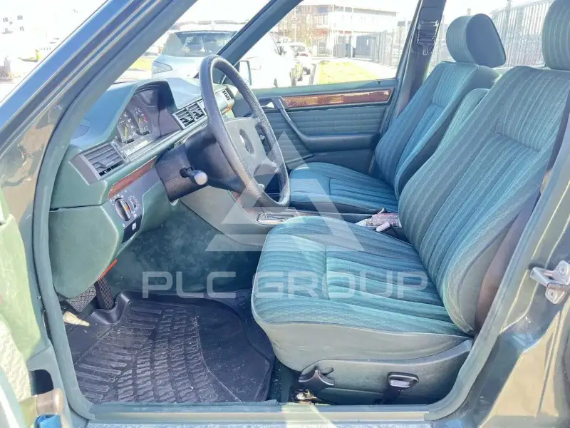 1989 Mercedes Benz 200