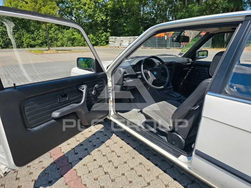 1990 BMW 330