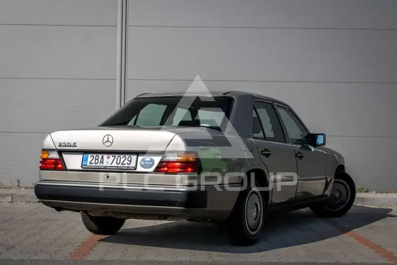 1990 Mercedes Benz E-Class