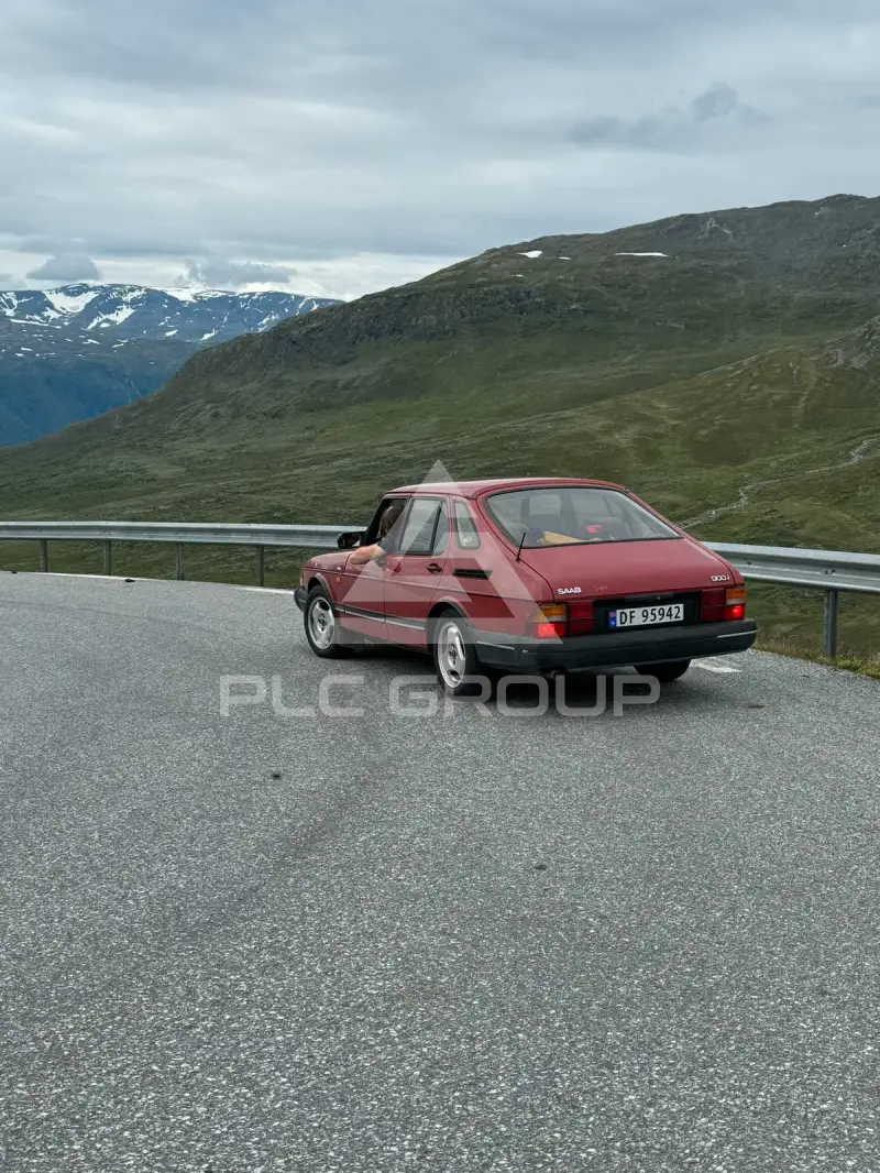 1992 SAAB 900
