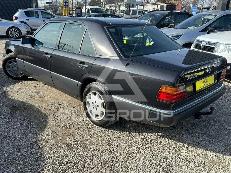 1992 Mercedes Benz E-Class