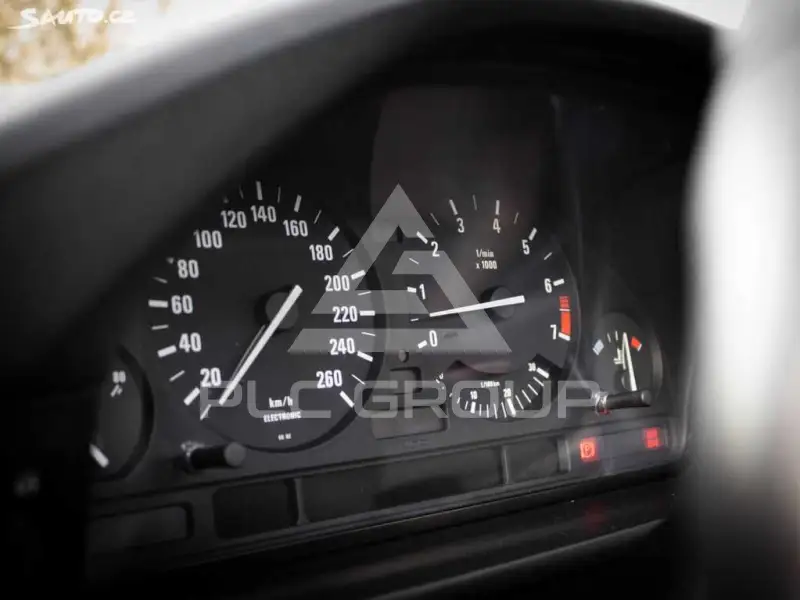 1993 BMW 218