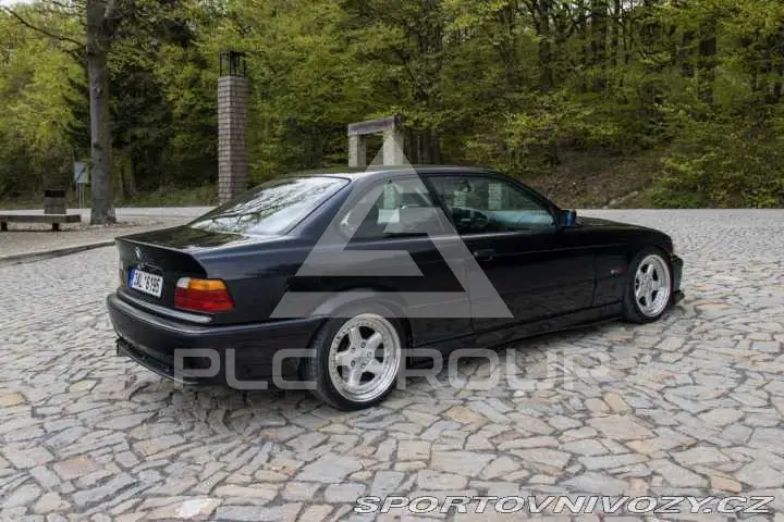 1995 BMW 218