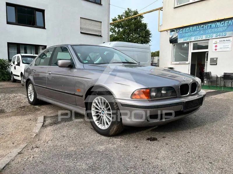 1996 BMW 523