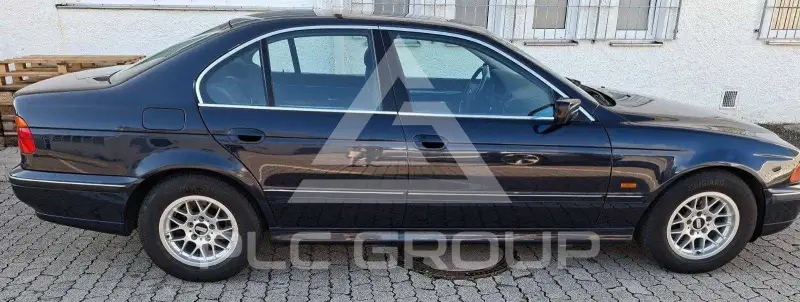 1998 BMW 523