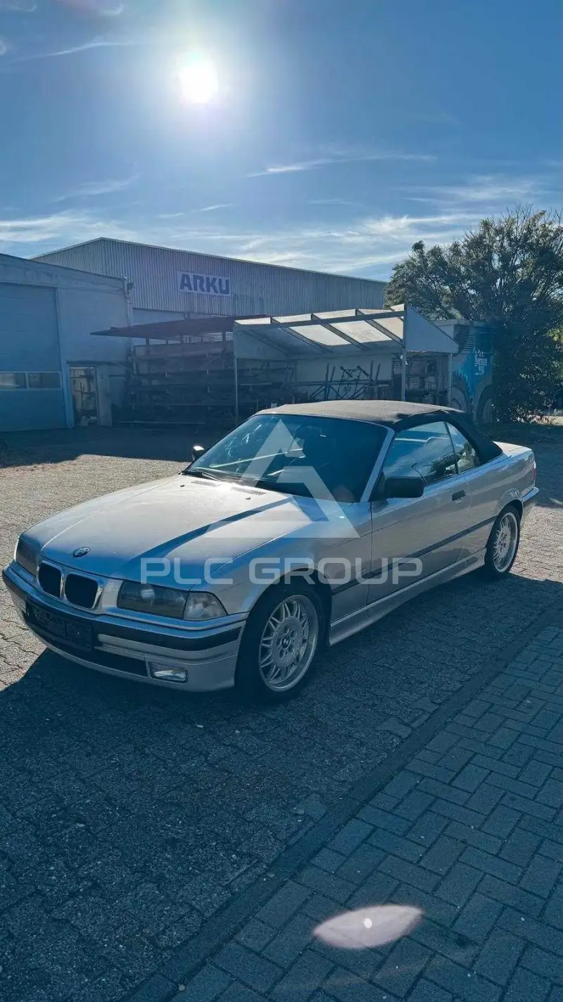 1998 BMW 330