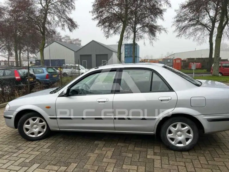 1998 Mazda 323