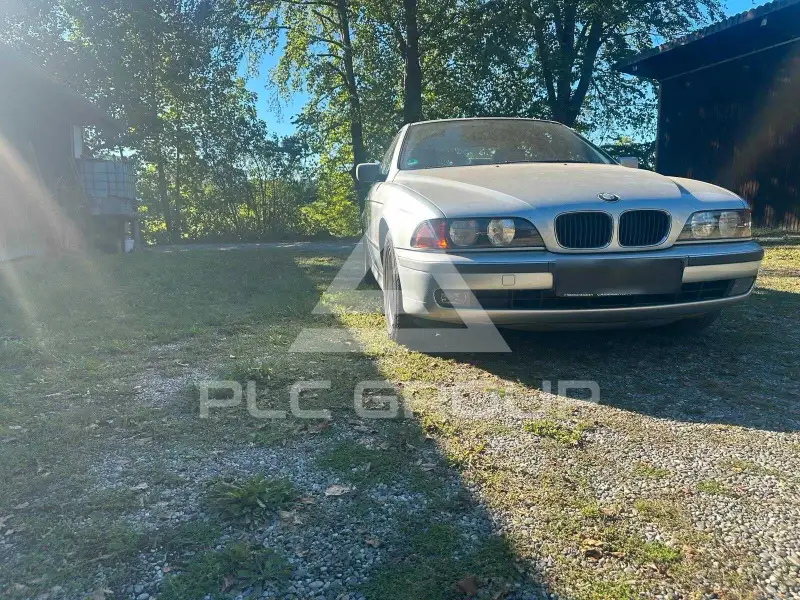 1999 BMW 523