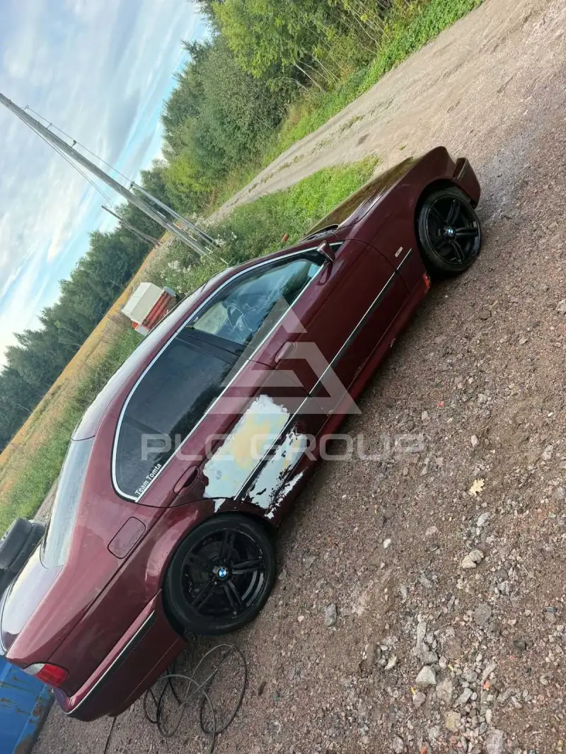 1999 BMW 523