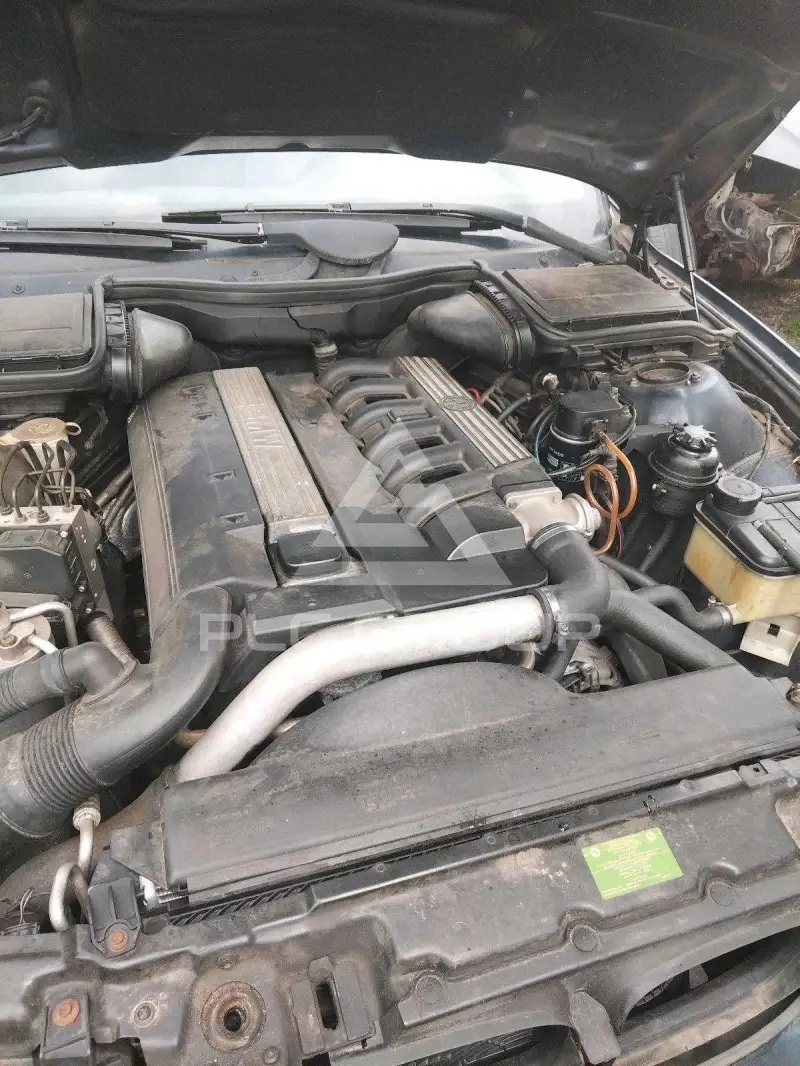 1999 BMW 523