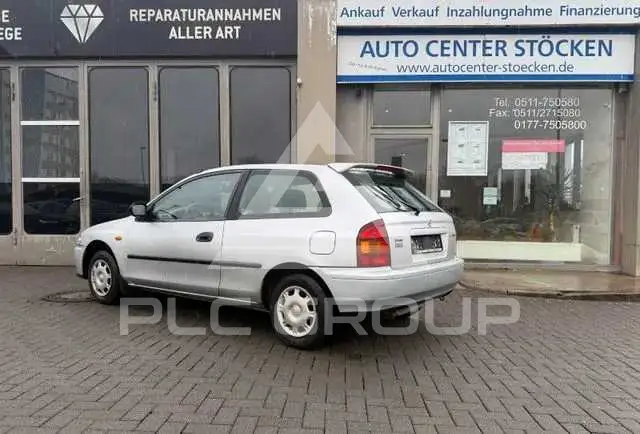 1999 Mazda 323