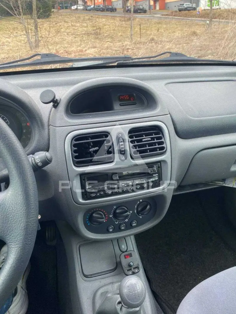 1999 Renault Clio