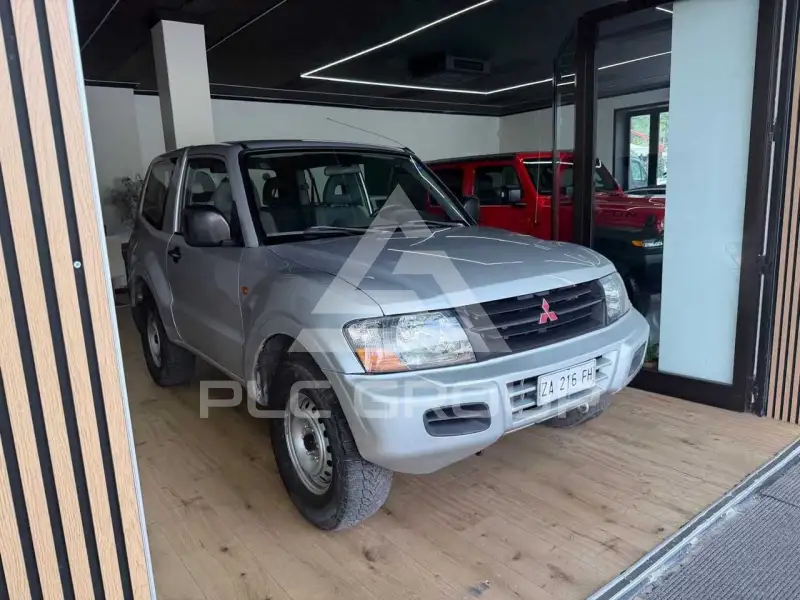 2000 Mitsubishi PAJARO