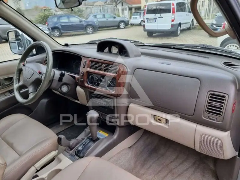 2000 Mitsubishi PAJARO