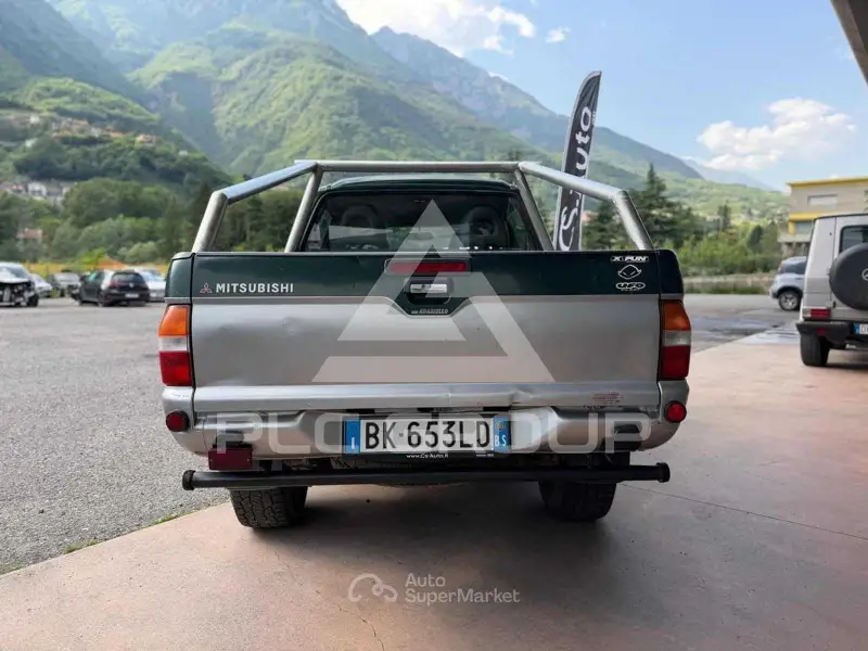 2000 Mitsubishi L200
