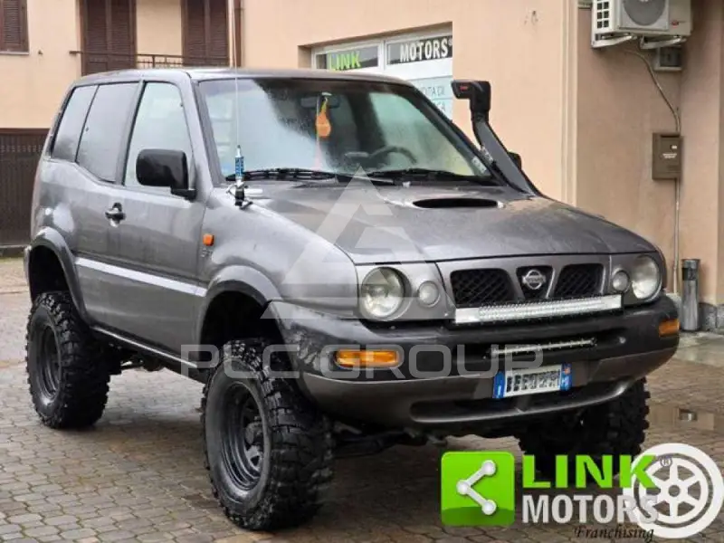 2000 Nissan Terrano