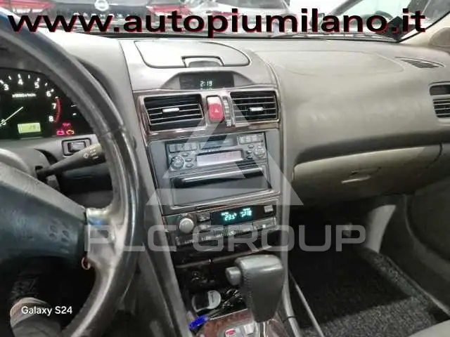 2000 Nissan MAXIMA