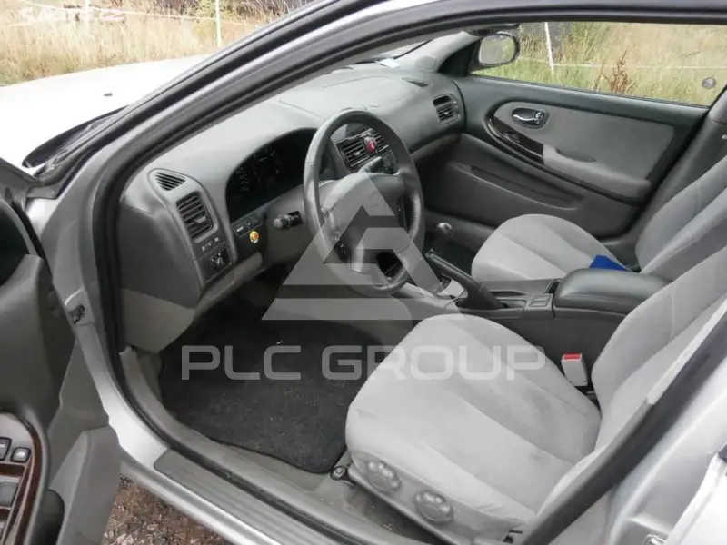 2000 Nissan MAXIMA