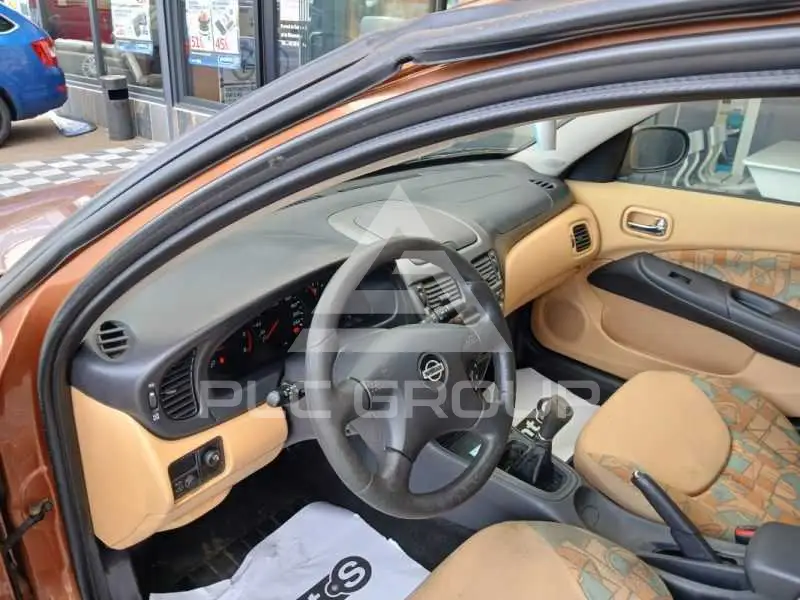 2000 Nissan ALMERA