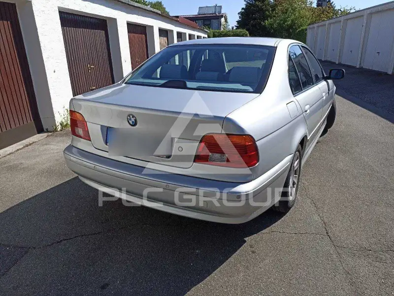 2000 BMW 523