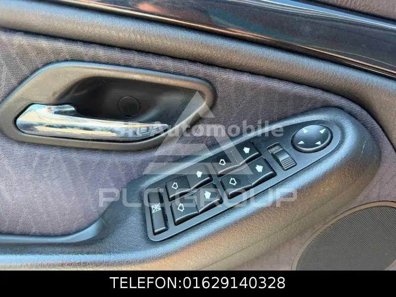2000 BMW 523