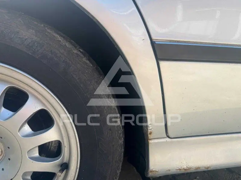 2000 BMW 523