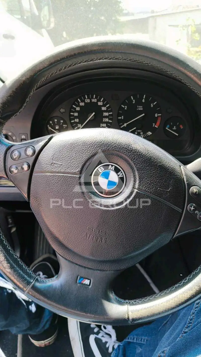 2000 BMW 523