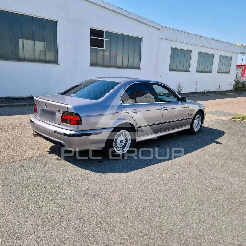 2000 BMW 523