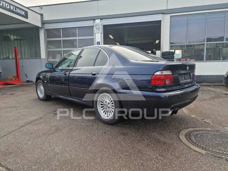 2000 BMW 523