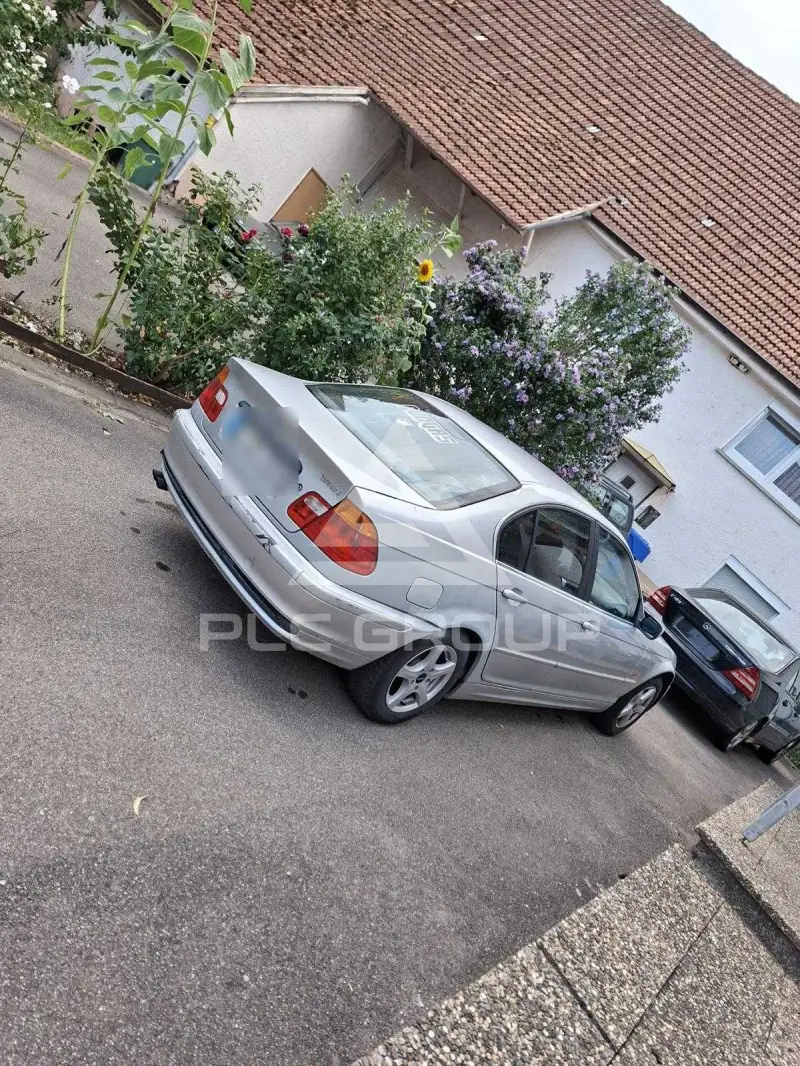 2000 BMW 330