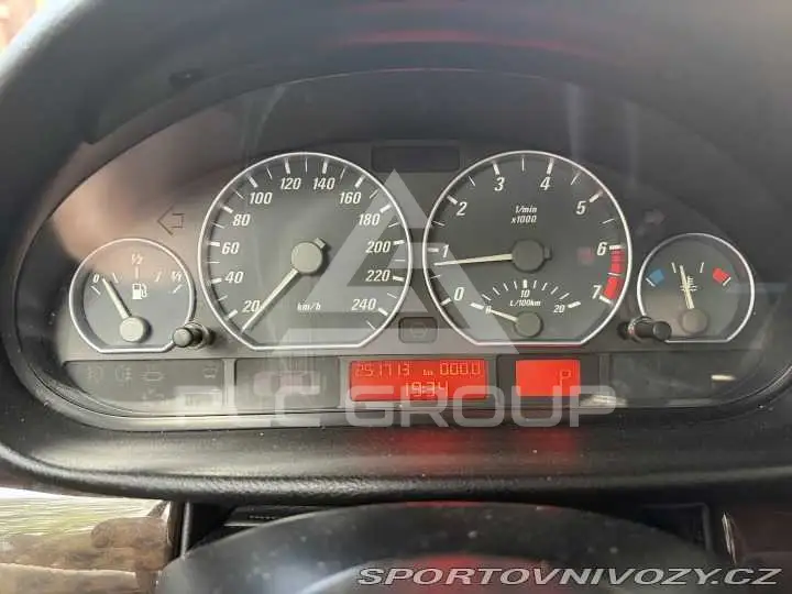 2000 BMW 330