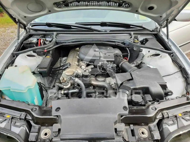 2000 BMW 330