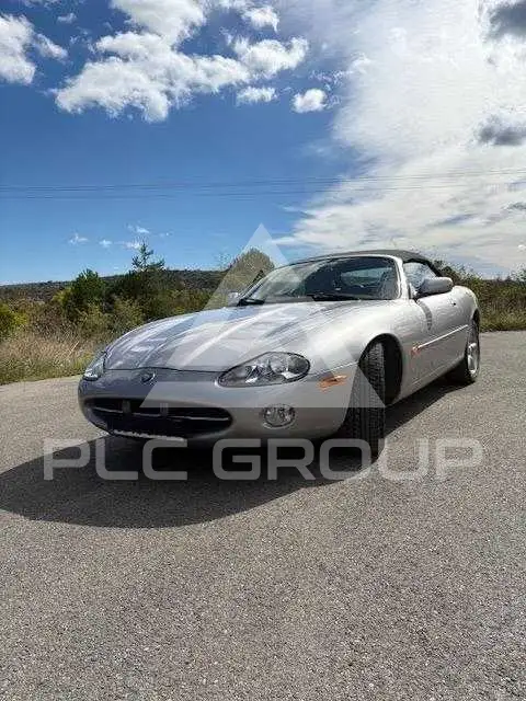 2000 Jaguar XK8