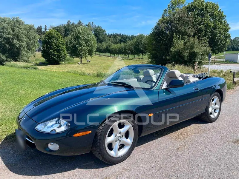 2000 Jaguar XK8
