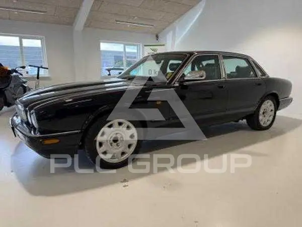2000 Jaguar XJ