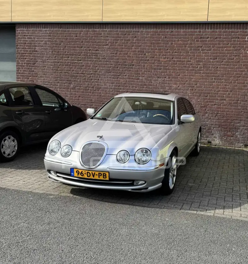 2000 Jaguar S-TYPE