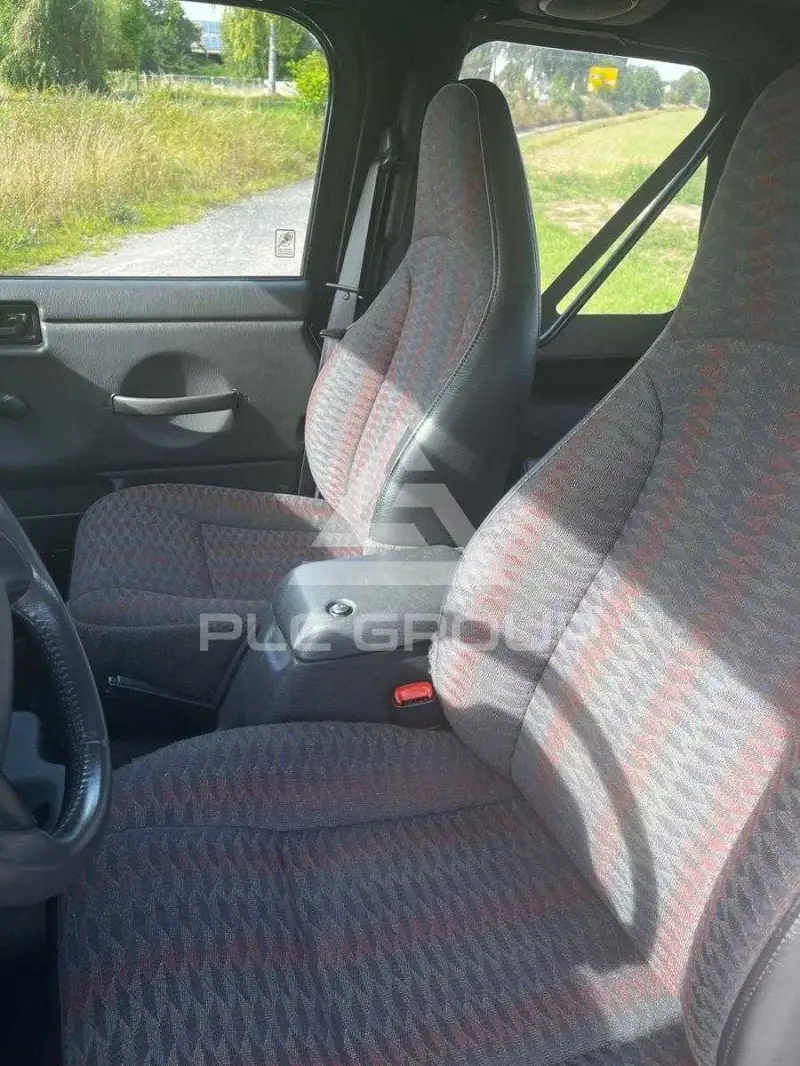 2000 Jeep WRANGLER