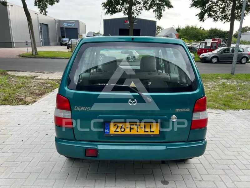 2000 Mazda Demio