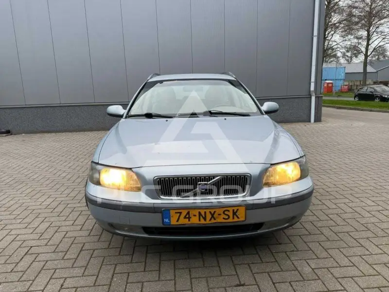 2000 Volvo V70