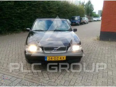 2000 Volvo S70